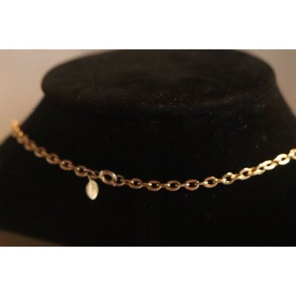 Avon Gold-Tone Chain Necklace With Floral Heart Pendant Marked Avon Gift for Her - Picture 6 of 8